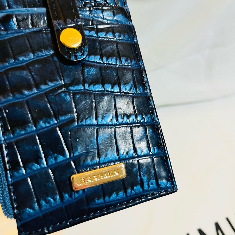 Brahmin Card Wallet Excellent Condition!!!!